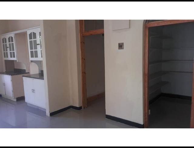 BUSINESS PROPERTY TO RENT IN ESTCOURT