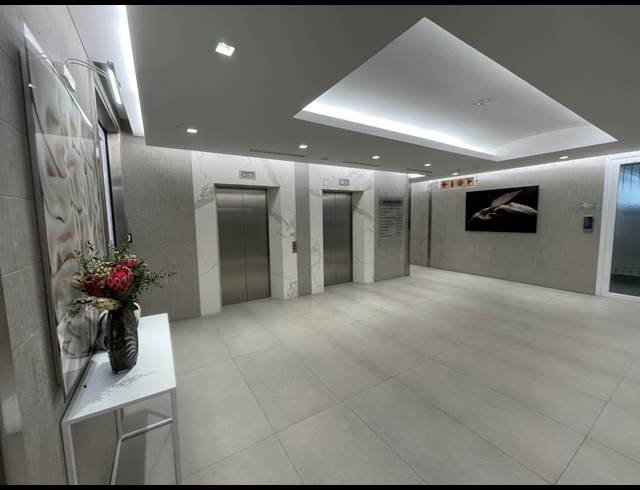 277M² OFFICE TO LET IN WATERFRONT