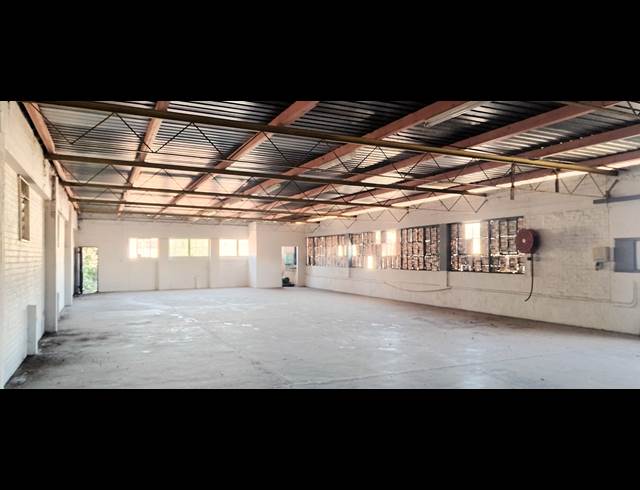 1,570M² RETAIL TO LET IN SONHEUWEL