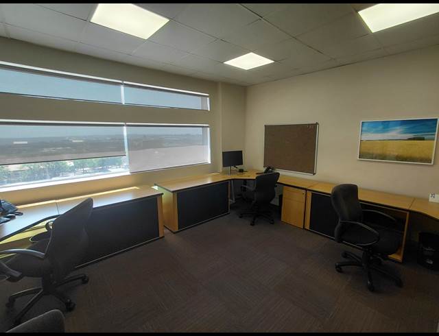 444M² OFFICE TO LET IN MIDRIDGE PARK
