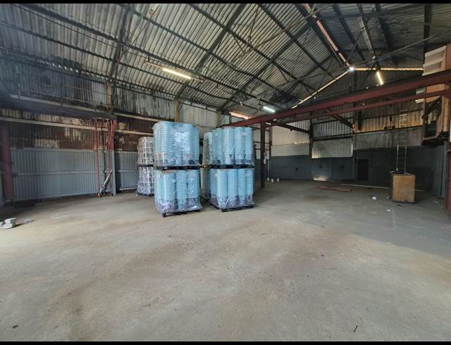 240M² WAREHOUSE TO LET IN LUIPAARDSVLEI