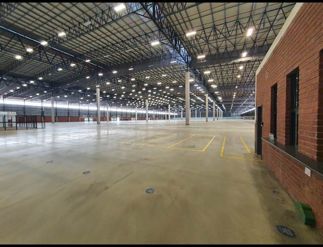 13,685M² WAREHOUSE TO LET IN CATO RIDGE