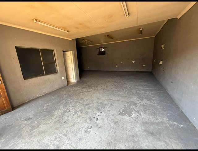 100M² WAREHOUSE TO LET IN DELAREY