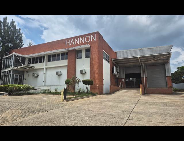 1,880M² WAREHOUSE TO LET IN LINBRO PARK