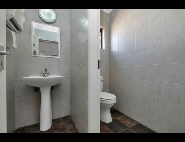 375M² OFFICE TO LET IN MELROSE