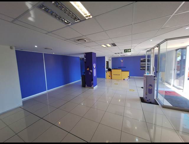 2,221M² SHOWROOM TO LET IN NORTH RIDING