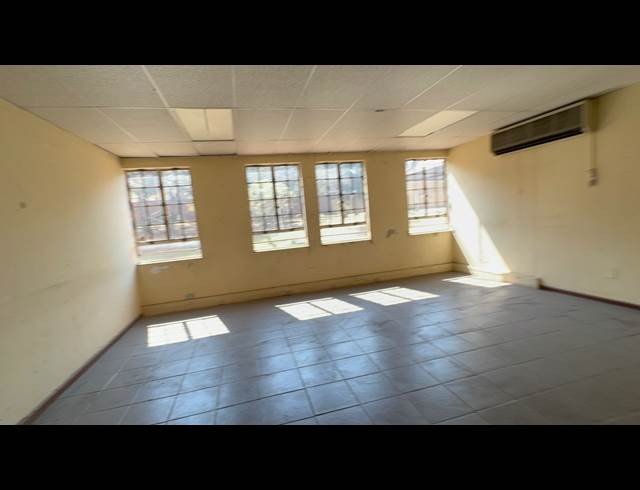 650M² OFFICE TO LET IN SELBY