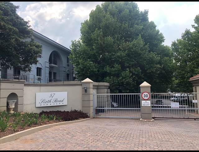 242M² OFFICE TO LET IN HYDE PARK