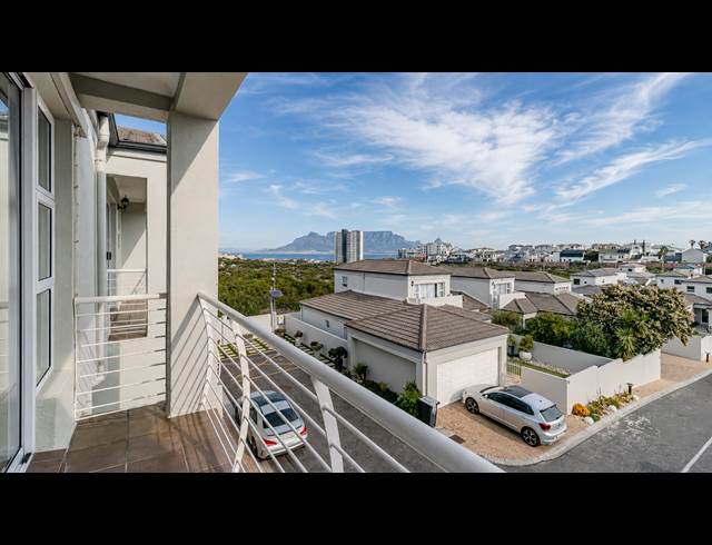 3 BEDROOM TOWNHOUSE TO LET IN BIG BAY