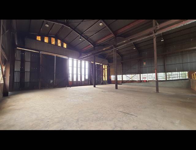 1,850M² WAREHOUSE TO LET IN CHLOORKOP