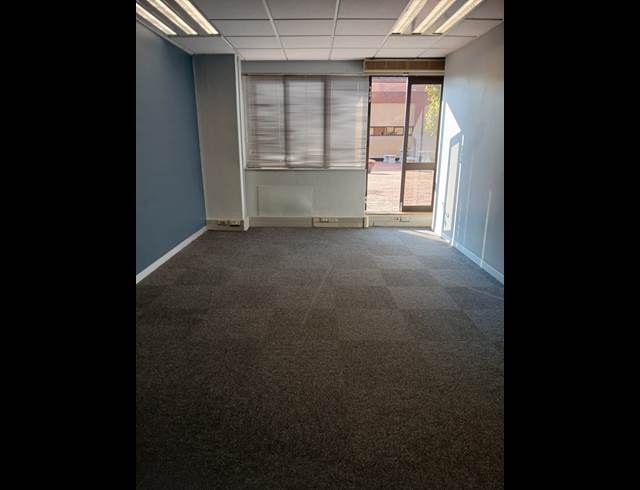 330M² OFFICE TO LET IN WESTVILLE