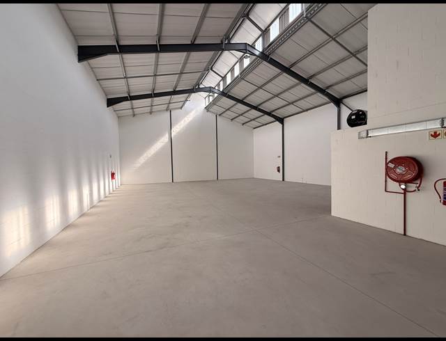 386M² WAREHOUSE TO LET IN ATLAS GARDENS