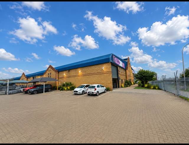 1,410M² WAREHOUSE TO LET IN MEADOWDALE
