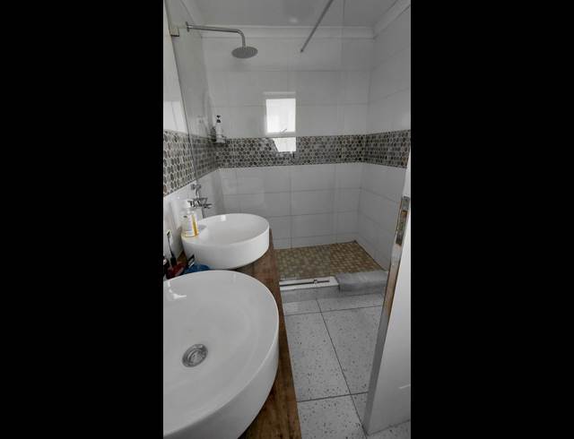 3 BEDROOM APARTMENT TO LET IN BLOUBERG RISE