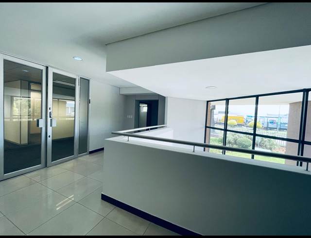 494M² OFFICE TO LET IN RANDJESPARK