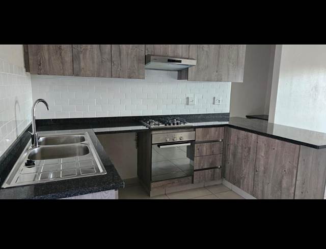 3 BEDROOM APARTMENT TO LET IN BARTLETT