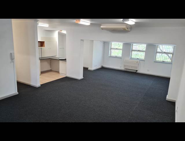 105M² OFFICE TO LET IN PINELANDS