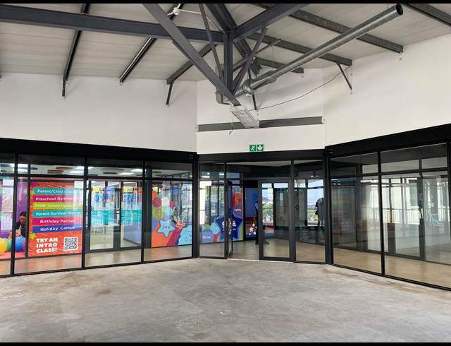 87M² RETAIL TO LET IN WESTLAKE