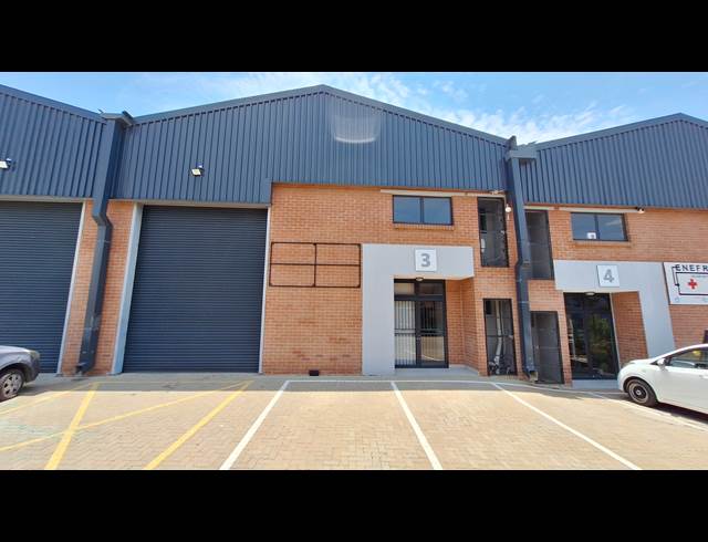 188M² WAREHOUSE TO LET IN HONEYDEW