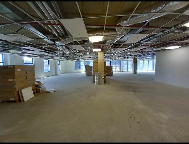 464M² OFFICE TO LET IN GLENADRIENNE