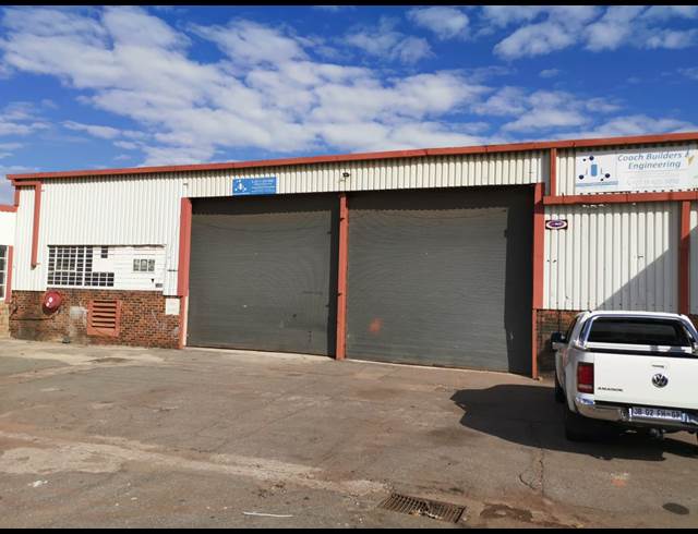 1,290M² WAREHOUSE TO LET IN DENVER