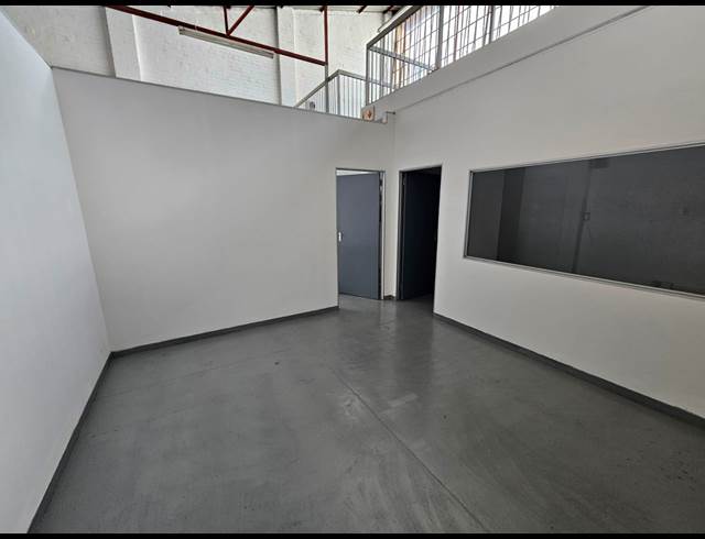 154M² WAREHOUSE TO LET IN STEELEDALE
