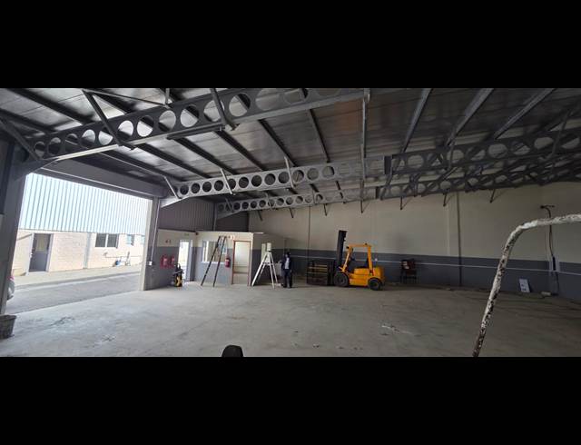 295M² WAREHOUSE TO LET IN WELLINGTON CENTRAL