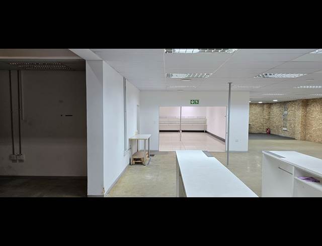 531M² WAREHOUSE TO LET IN NORTH RIDING
