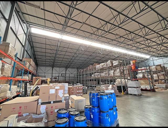 2,300M² WAREHOUSE TO LET IN MEADOWDALE