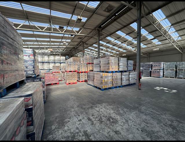 1,300M² WAREHOUSE TO LET IN INDUSTRIA WEST