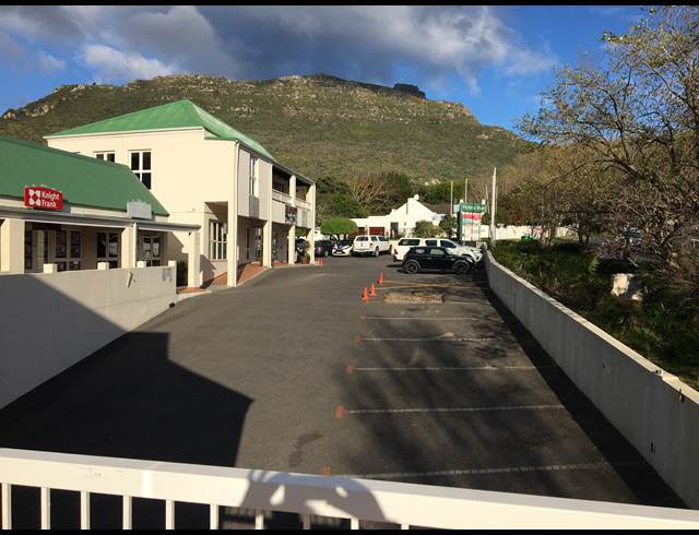 30M² RETAIL RENTED IN HIGH CONSTANTIA