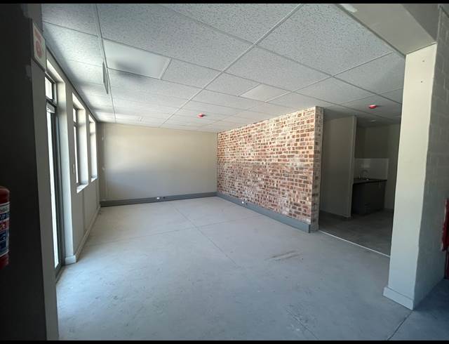 406M² WAREHOUSE TO LET IN SACKS CIRCLE INDUSTRIAL