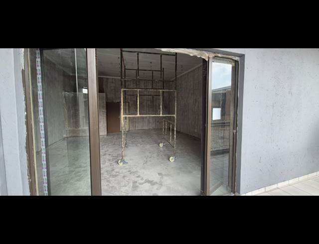 110M² WAREHOUSE TO LET IN PETIT