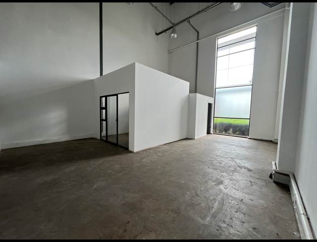 132M² OFFICE TO LET IN HIGHVELD