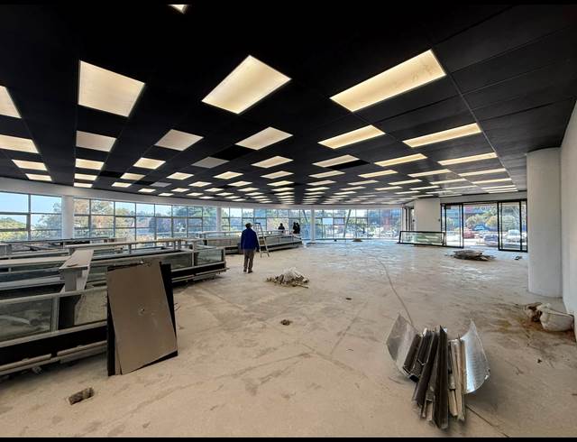 915M² RETAIL TO LET IN LASER PARK