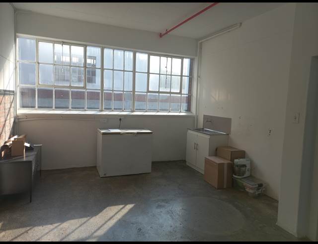 15M² WAREHOUSE TO LET IN SALT RIVER