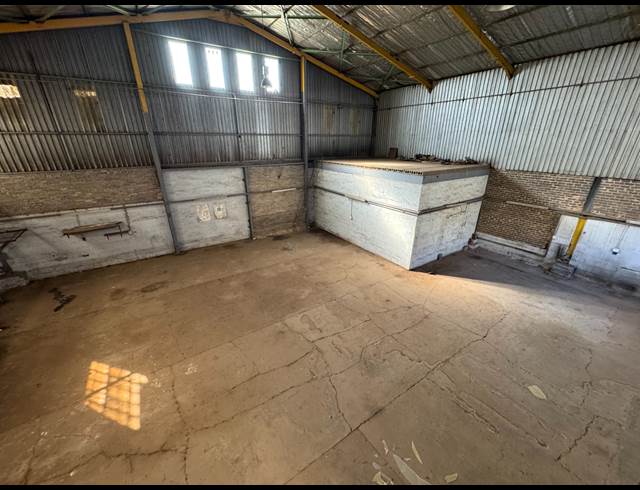 349M² WAREHOUSE TO LET IN MANUFACTA