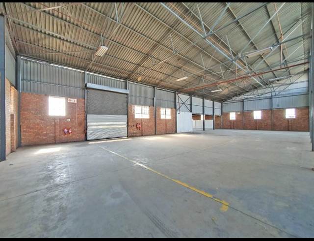 2,565M² WAREHOUSE TO LET IN ISANDO
