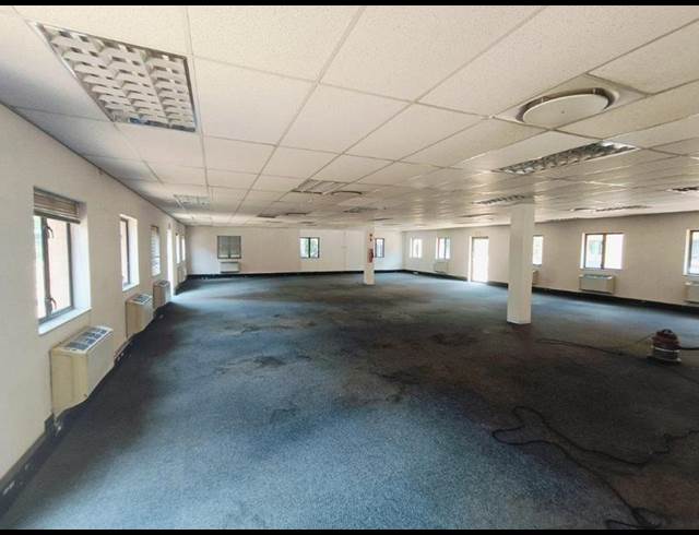 BUSINESS PROPERTY TO RENT IN CONSTANTIA KLOOF