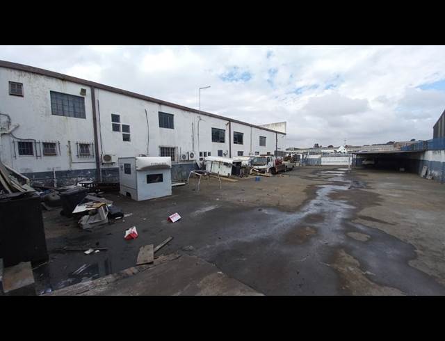 2,300M² SHOWROOM TO LET IN ANDERBOLT