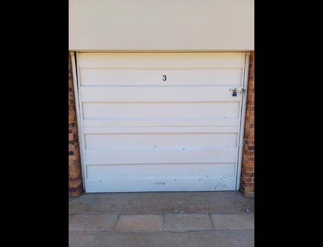 2 bed property to rent in LANGERUG