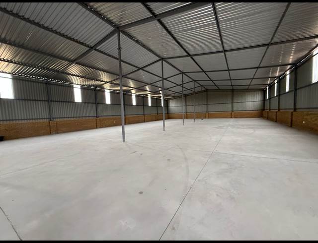 800M² WAREHOUSE TO LET IN TEDDERFIELD AH