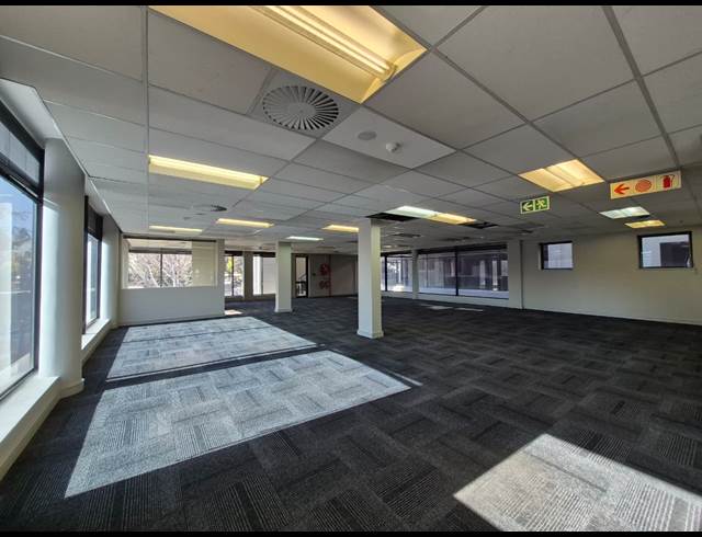 267M² OFFICE TO LET IN WAVERLEY