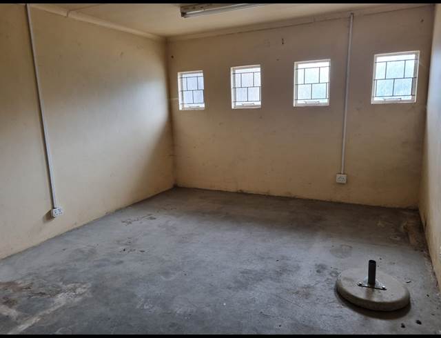 45M² WAREHOUSE TO LET IN ROCKY DRIFT