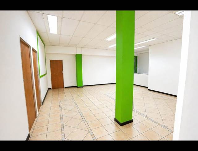 134M² BUSINESS CENTRE TO LET IN NELSPRUIT EXT 14