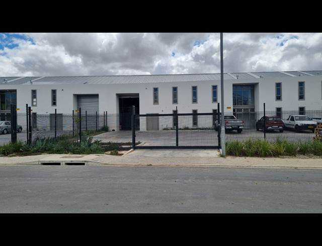 759M² WAREHOUSE TO LET IN FISANTEKRAAL INDUSTRIAL