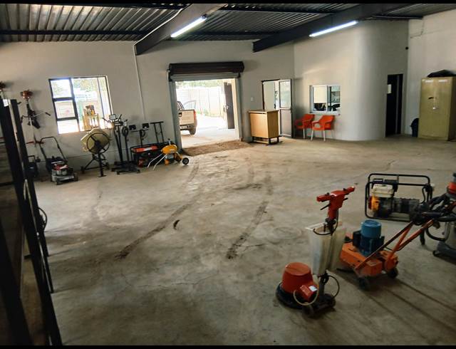 Business property to rent in BRENTWOOD PARK