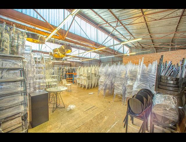 1,420M² WAREHOUSE TO LET IN WYNBERG