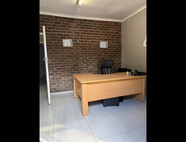 2M² SERVICED OFFICE TO LET IN WITBANK EXT 10