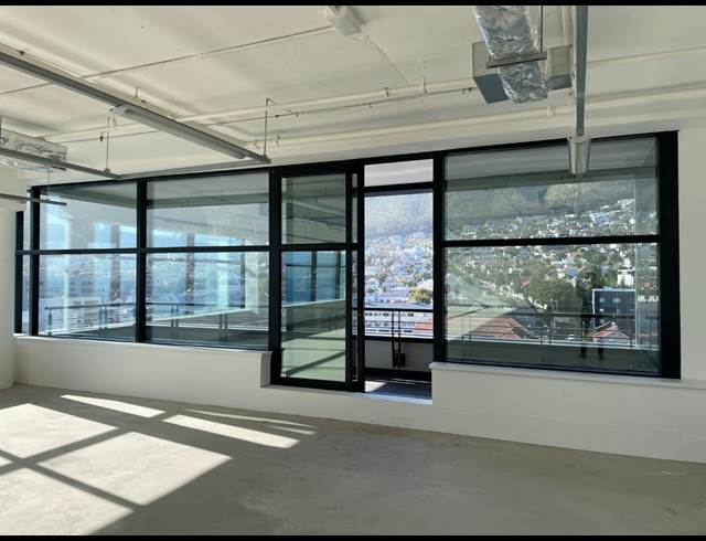 314M² OFFICE TO LET IN SEA POINT